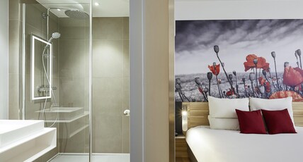 Novotel Ieper Centrum Flanders Fields Room Type - Superior family room: 1 double bed + sofa bed for children Novotel Ieper Centrum Flanders Fields Room Type - Superior family room: 1 double bed + sofa bed for children