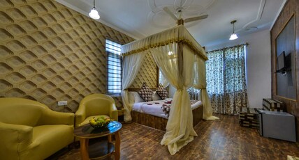 Hotel Pearl Continental Srinagar Room Type - Executive Suite Room with Mountain View