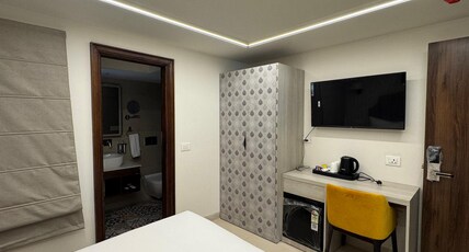 Golden Vista Room Type - Premium Suite Room Golden Vista Room Type - Premium Suite Room