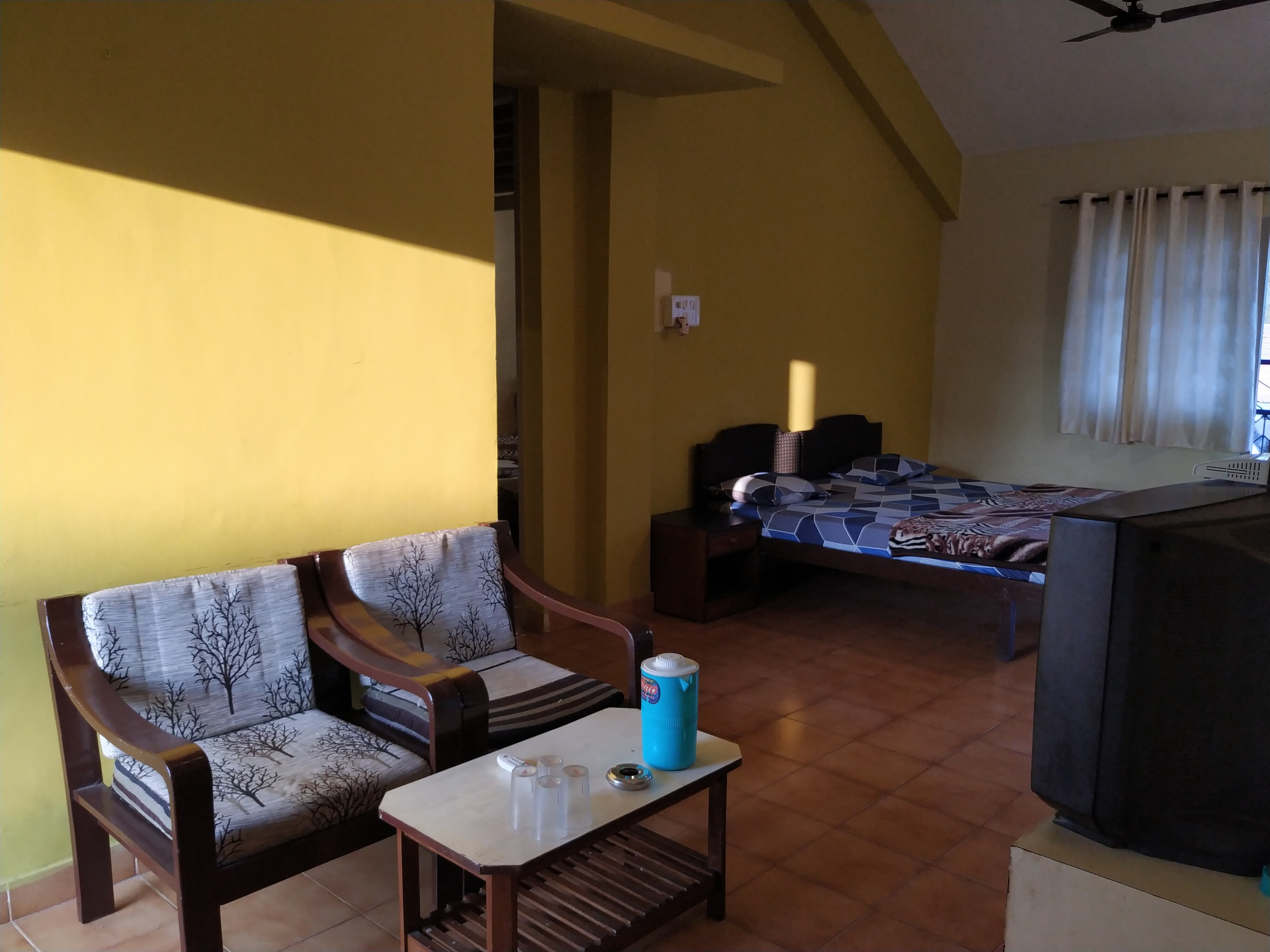 Goa Budget Apartment - Tap to explore photos
