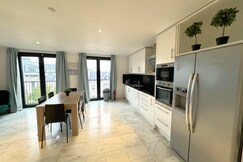 Marble Lodge 3-bedroom