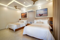 Saranvi resorts 1 BR FF near Beach by Homeyhuts