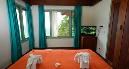 Blackberry Hills Retreat and Spa Room Type - Valley View Deluxe Suite