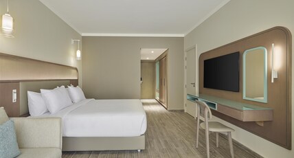 DoubleTree by Hilton Mangroovy El Gouna Resort Room Type - KING ACCESSIBLE GUEST ROOM