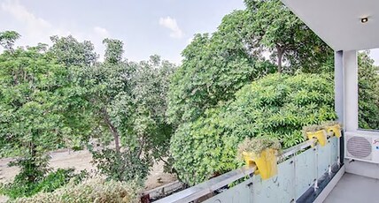 NUAB House-Fortis/MAX/MEDANTA/Paras/HUDA Met Room Type - 2 ROOM SET WITH BALCONY  AND GARDEN VIEW