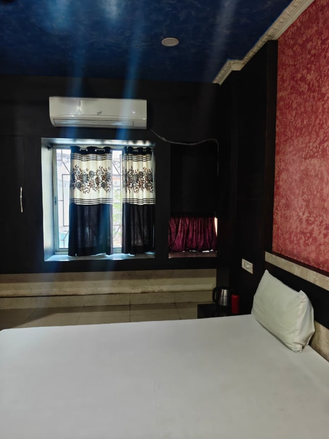 Hotel Gayatri Inn - Tap to explore photos