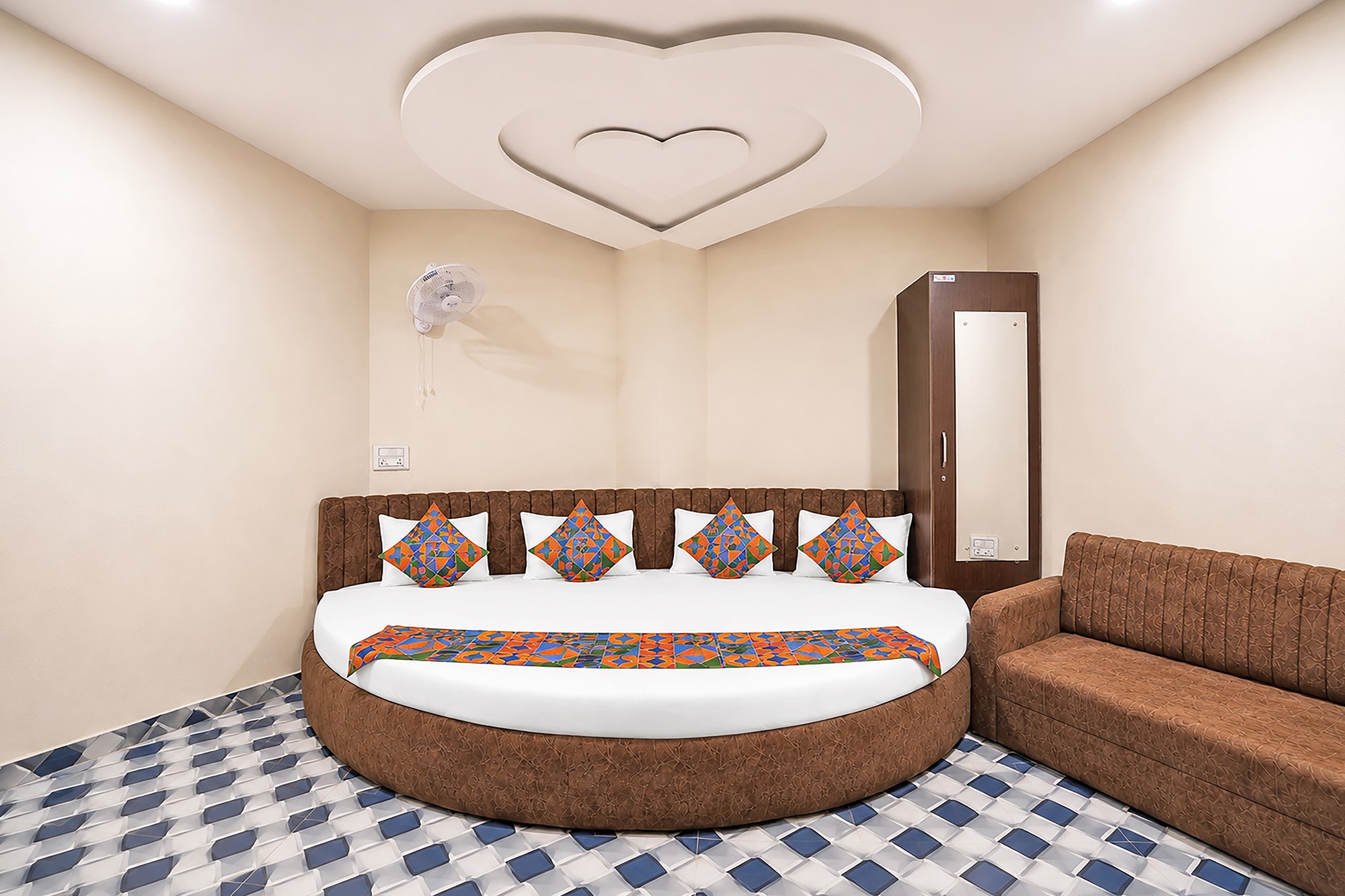 FabHotel Shivlok - Tap to explore photos