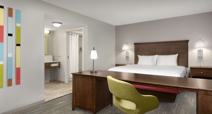 Hampton Inn & Suites Altamonte Springs Room Type - 1 KING BED SUITE W SOFABED