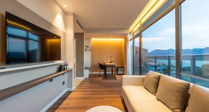 Holiday Inn Express Yichang Riverside Room Type - 1 King and 1 Twin Standard Extra Space Holiday Inn Express Yichang Riverside Room Type - 1 King and 1 Twin Standard Extra Space