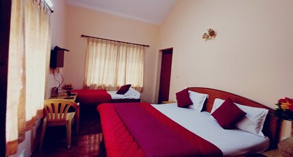 Mayura Holiday Home Room Type - 3 beded room