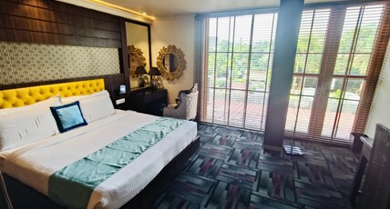 Vatika Premier Hotel Room Type - Premier Suite Room