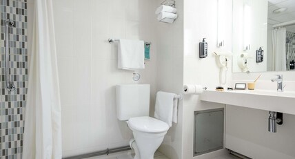 Ibis Styles Cognac Room Type - Standard Twin Room with 2 single beds