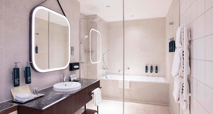 Hilton Cologne Room Type - KING JUNIOR SUITE