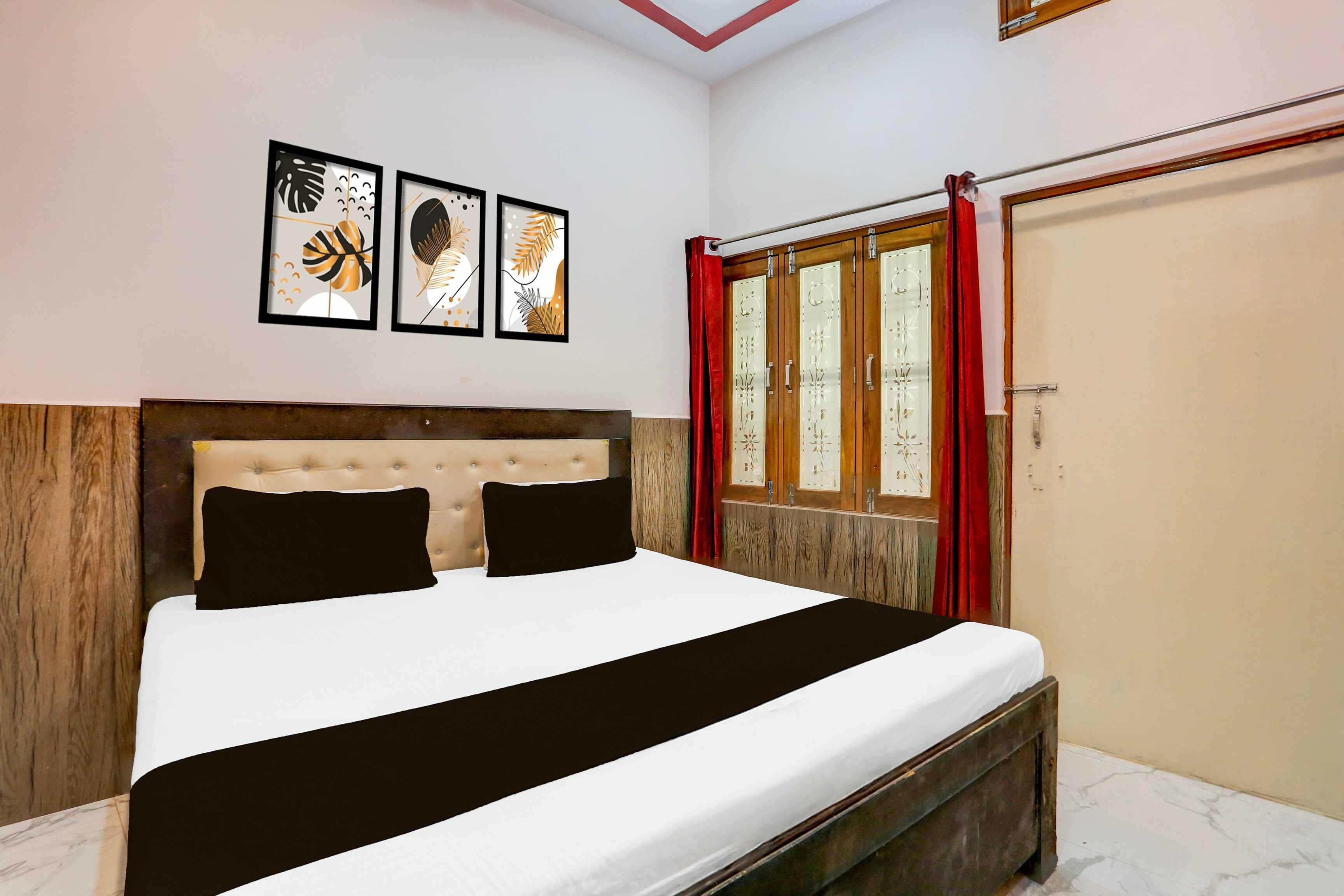 Hotel O GOLD PLAZA HOME STAY - Tap to explore photos