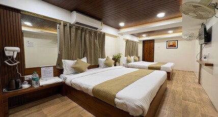 Hotel Anantshree near Mahakaleshwar Temple Ujjain Room Type - Family Room