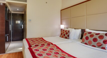 Ramee Guestline Hotel Juhu Room Type - Executive Room with Bathtub