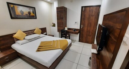 TANDOOR  PALACE HOTEL & RESTAURANT Room Type - Deluxe