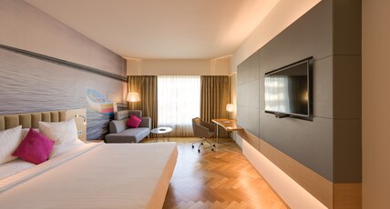 Novotel Vijayawada Varun Room Type - Superior Room - Queen Bed