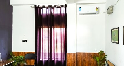 Saya's Abode (Railview Suites) Room Type - Sunshine