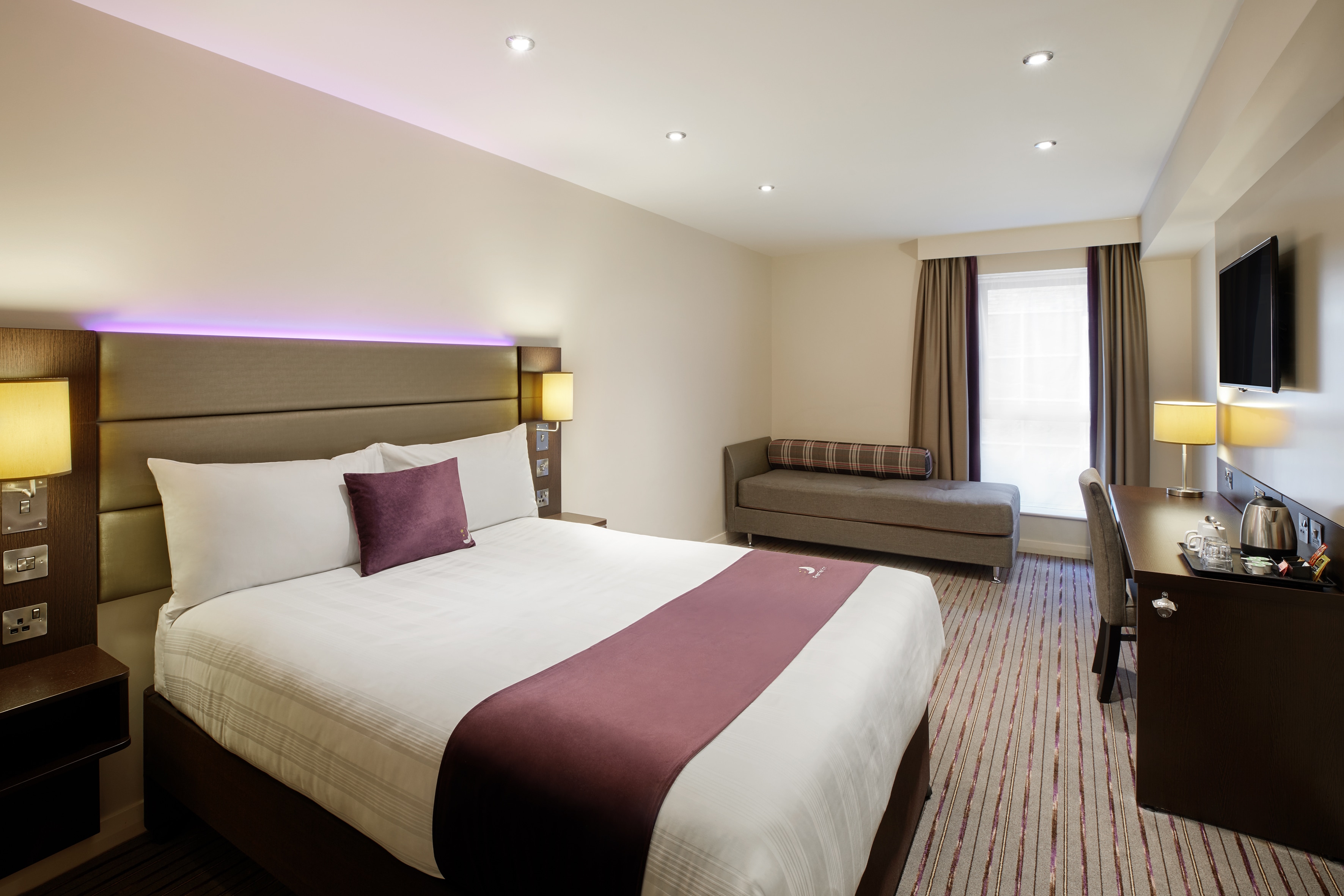 Premier Inn Abergavenny - Tap to explore photos