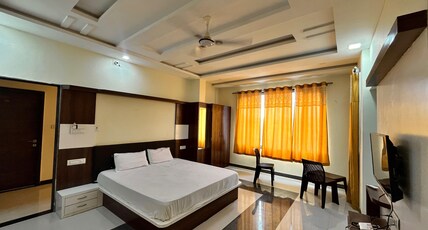 Hotel Amrit Shree Bar And Restaurant Room Type - Super Deluxe Room