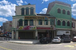 Travel Hub Guesthouse