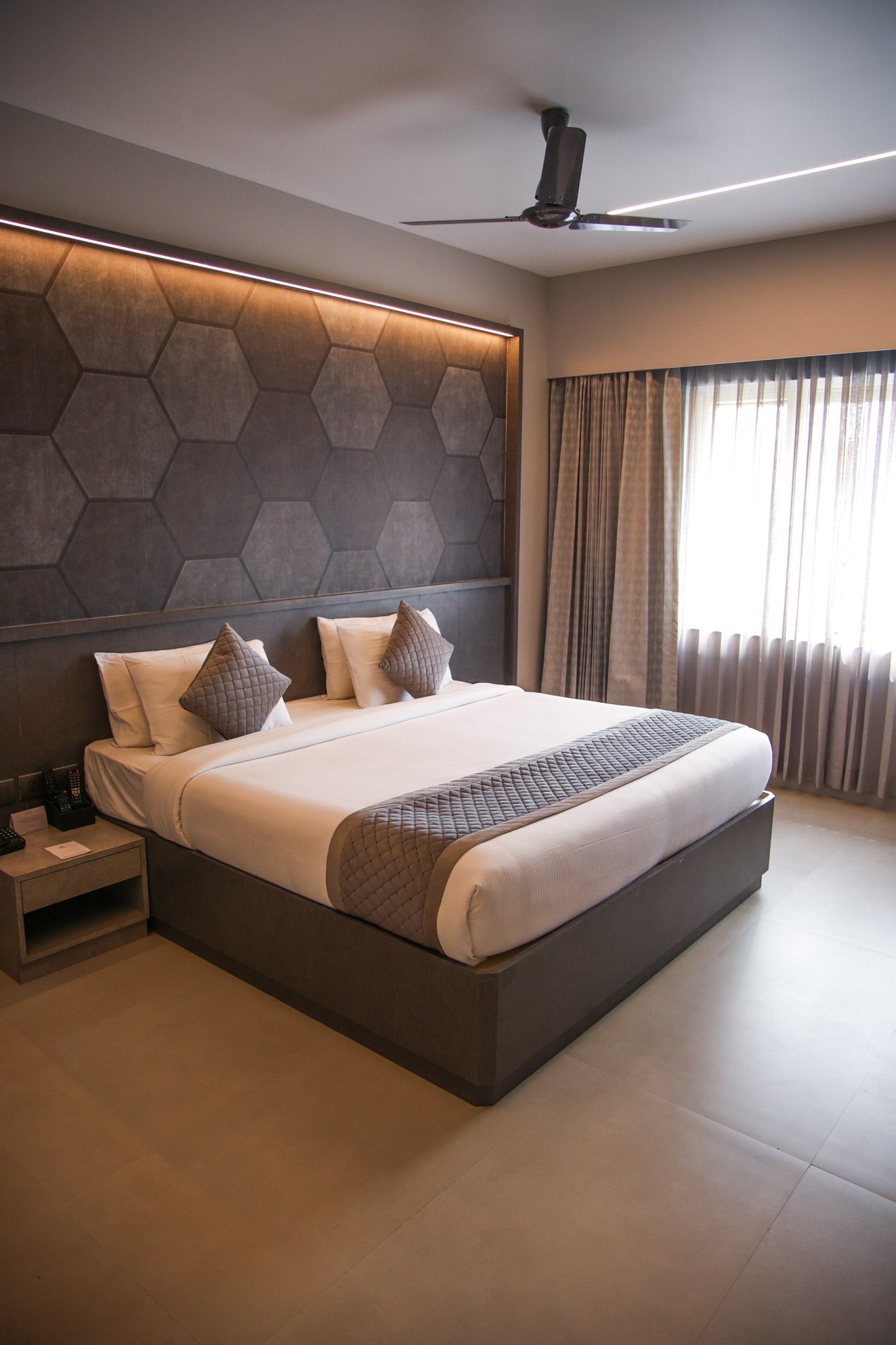 Hotel Rathna Residency - Tap to explore photos