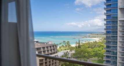Embassy Suites by Hilton Waikiki Beach Walk Room Type - 1KG 2QN OCEANVW 2BDRM STE