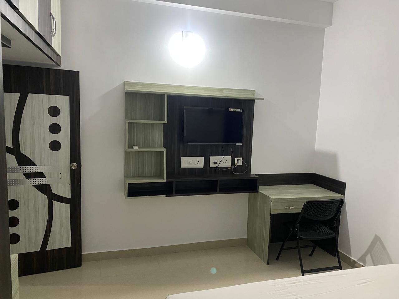 Rumi Homestays | Entire Studio,1BHK & 2BHK Apartments - Tap to explore photos