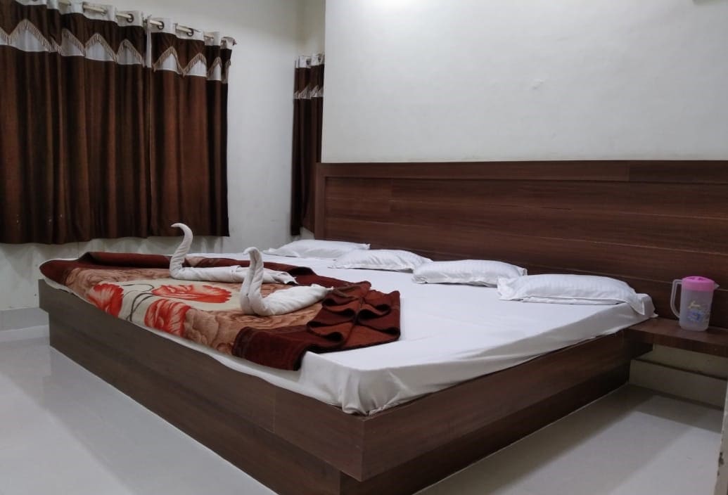 SAHIBA PALACE GUEST HOUSE - Tap to explore photos