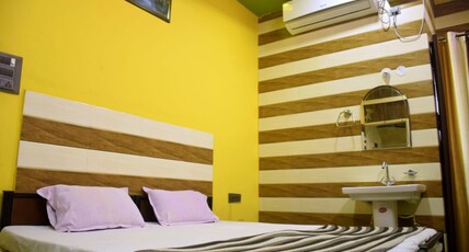 Hotel Apna Room Type - Deluxe Room