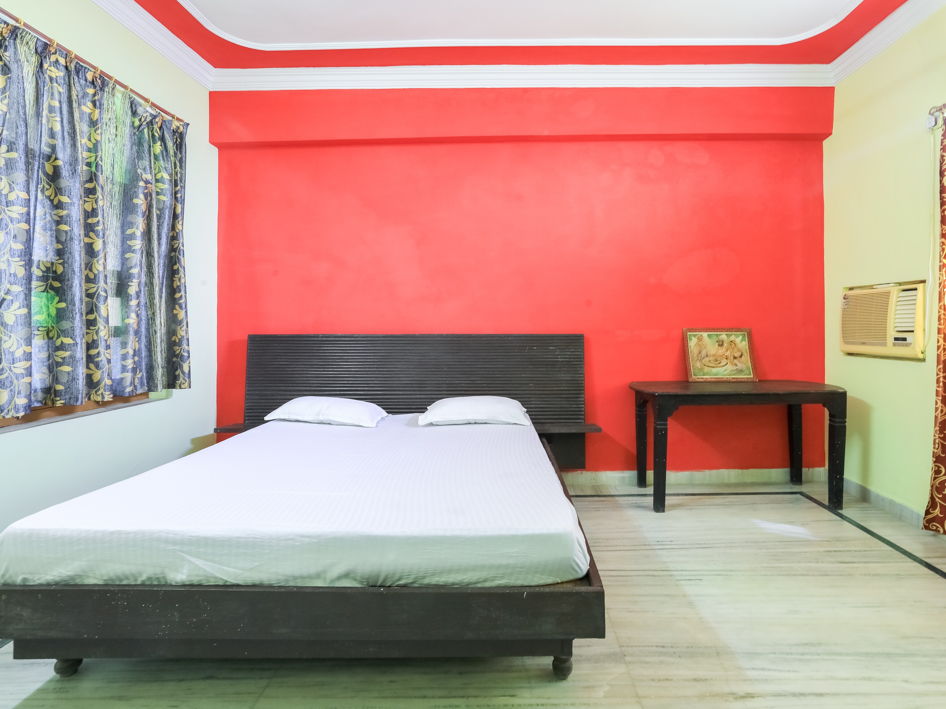 Hotel Radhika Palace - Tap to explore photos