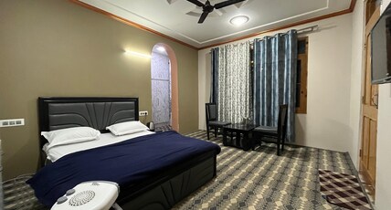 Lowood Inn Room Type - Room with Balcony