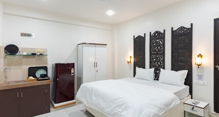 Divine Stays Room Type - Super Deluxe Room