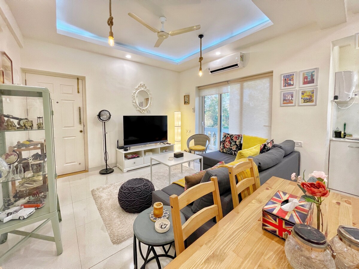 Casa Rio - Stylish 1BHK with Common Pool in Siolim | Hireavilla - Tap to explore photos