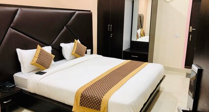 Hotel Option Room Type - Junior Suit Room