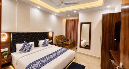 Hotel Gangotri Palace Room Type - Deluxe Room with Balcony