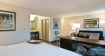 Hampton Inn & Suites Bellevue Downtown-Seattle, WA Room Type - 1K MOB HEA ACC TUB SFBD NS