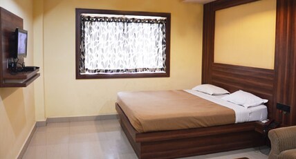 HOTEL GANAPATHI Room Type - Executive Suite AC