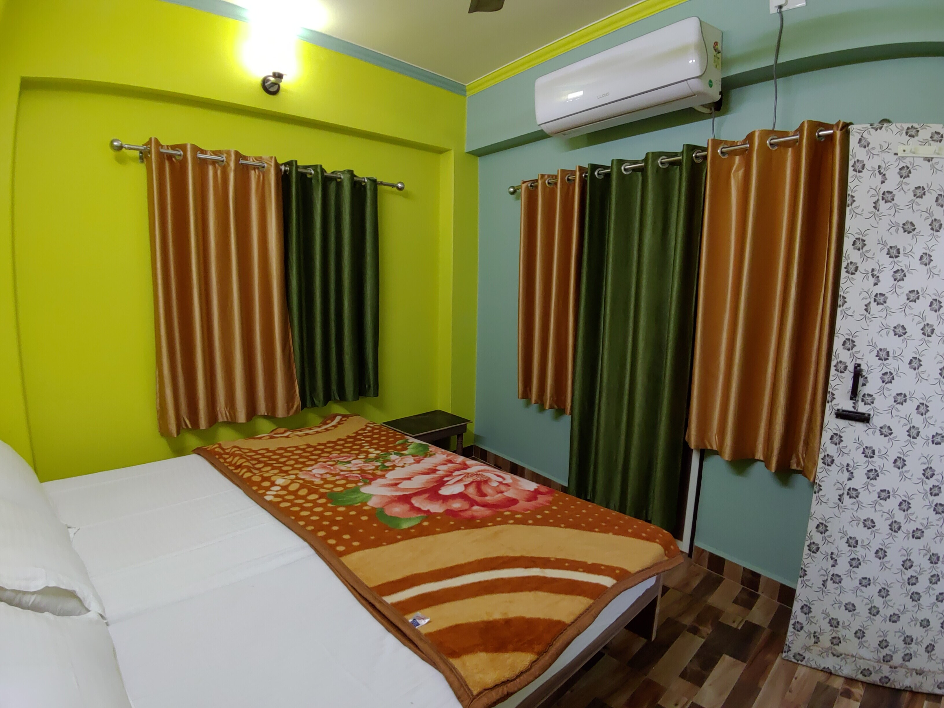 Olya Guest House - Tap to explore photos