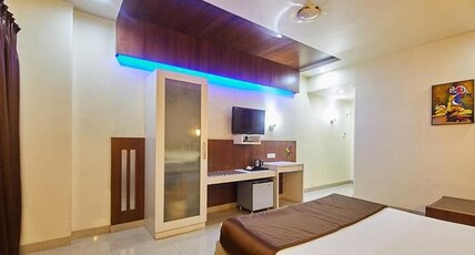 DEVANSHI INN Room Type - Luxury suite with Bathtub