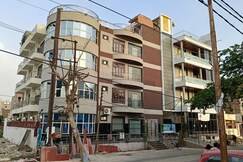 Hotel Vrinda Palace