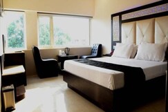 Address of Hotel Royal Park 22