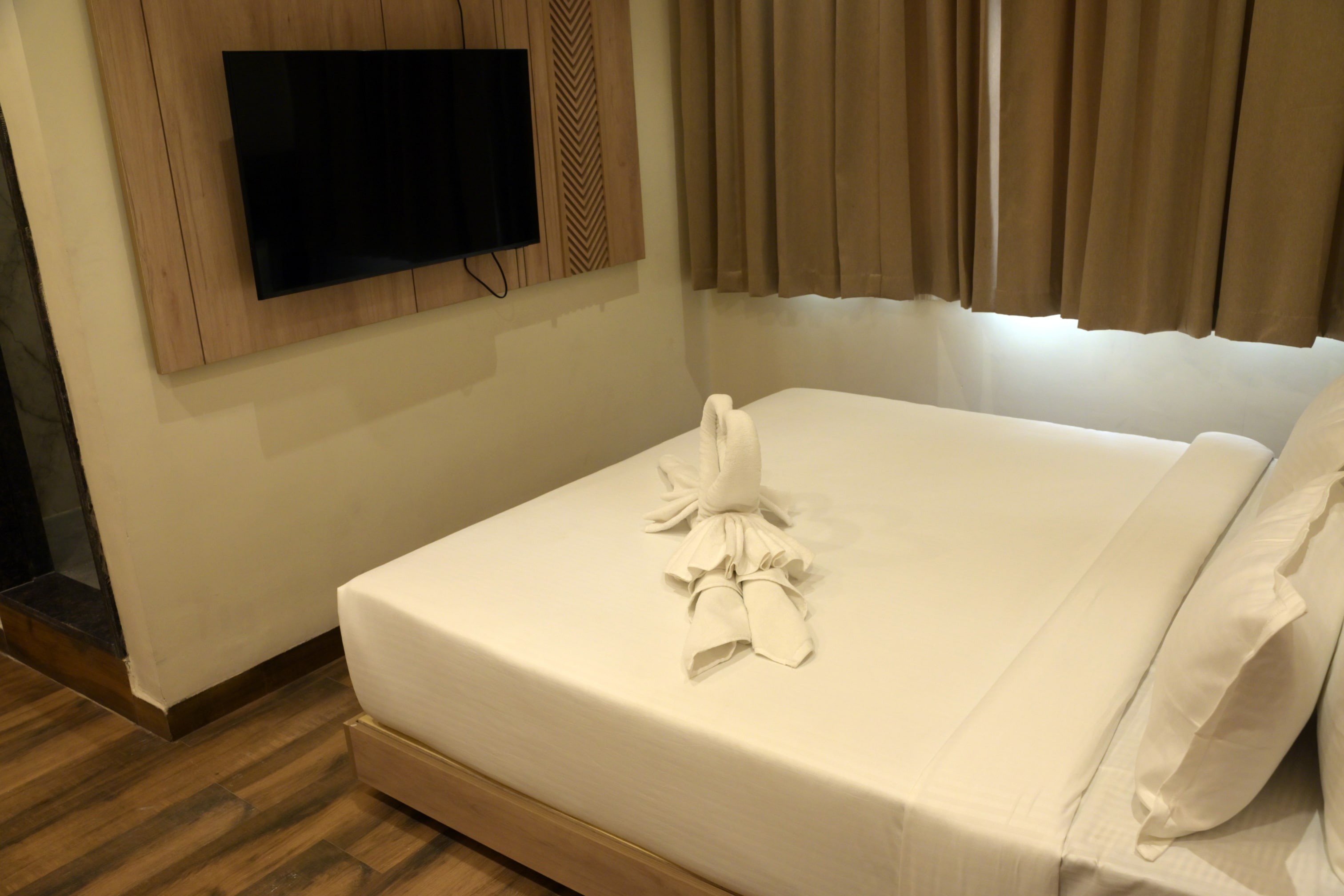 M Square Express - Tap to explore photos