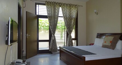 Tapovan BnB | Near India Expo Centre Room Type - Deluxe AC Room