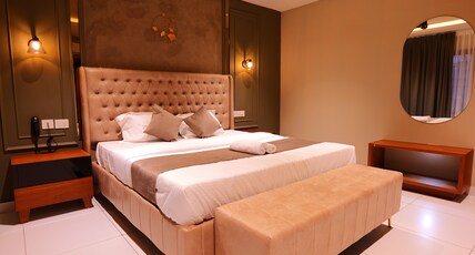 Hotel Classico International Room Type - Deluxe with Balcony