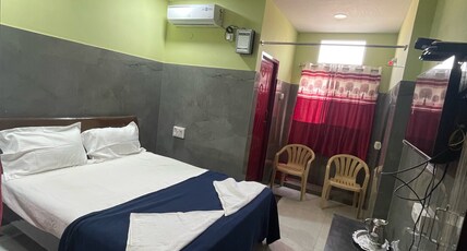 BALAS MP RESIDENCY Room Type - Deluxe room AC