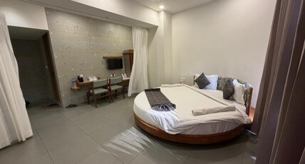 Euphoria The Fine Dine Room Type - Prime Deluxe Room