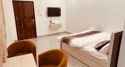 Shri Ram Darbar Room Type - Triple Bed with Balcony
