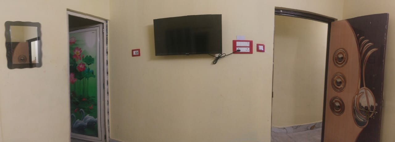 Lara 1RK Studio Rooms Santragachi - Tap to explore photos